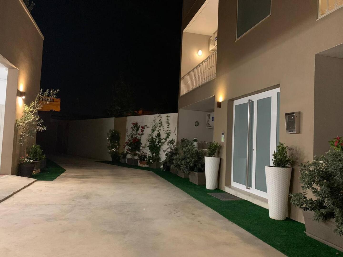 Fl 1 Ta'lonza Luxury With Hot Tub By Homely