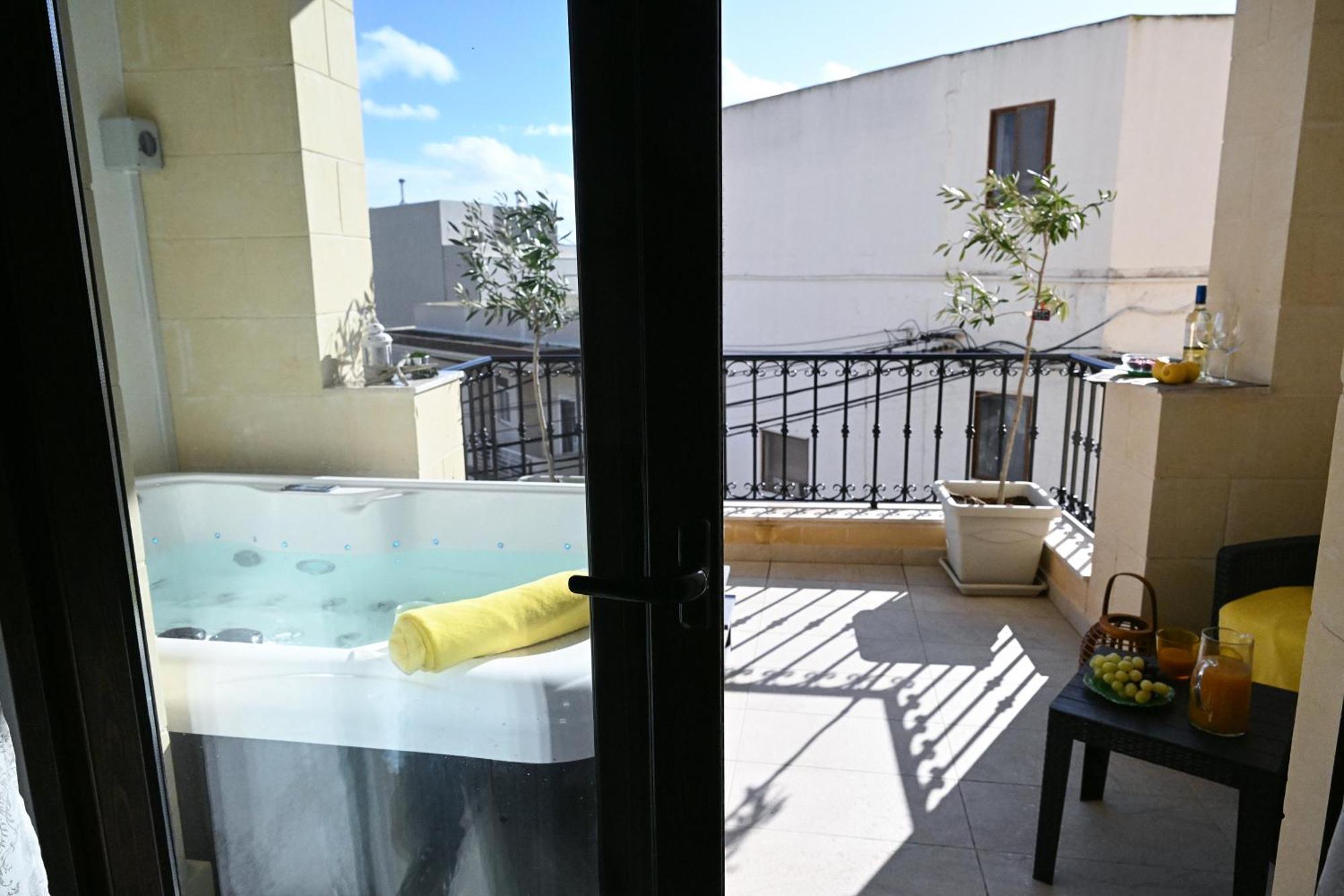 公寓 Fl 1 Ta'lonza Luxury With Hot Tub By Homely *